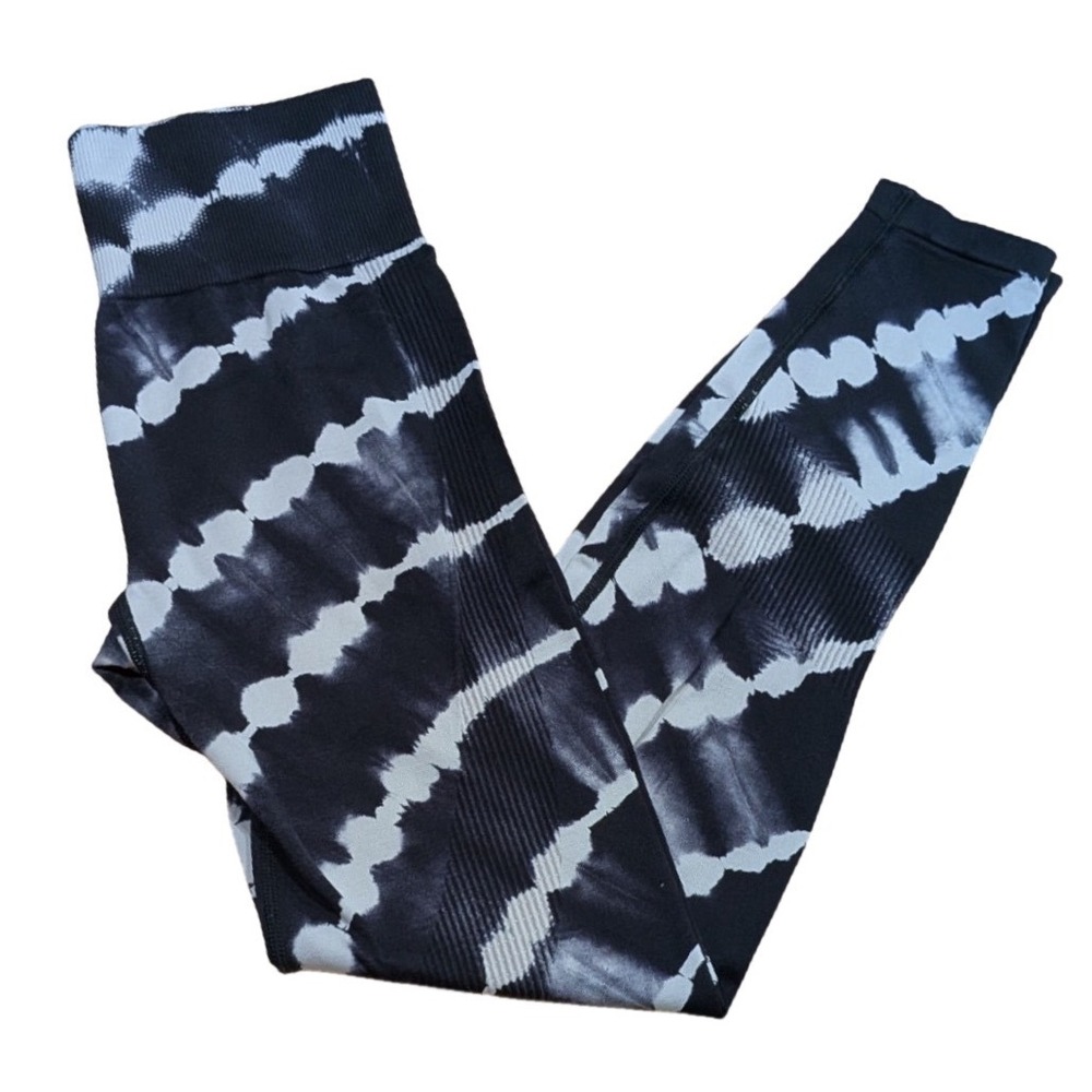 Victorias Secret Pink Seamless Leggings Small Black White Tie Dye Workout Gym